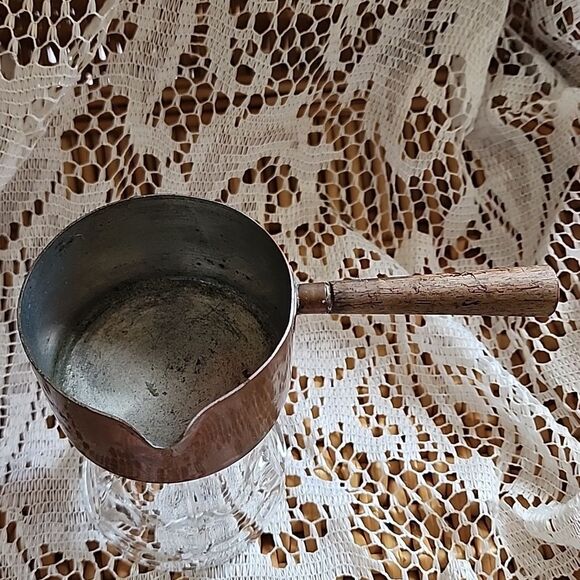 Vintage Petite French Copper Beurre Butter Pot with Wooden Handle - Picture 3 of 9